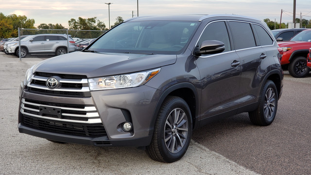 New 2019 Toyota Highlander Xle V6 Fwd Front Wheel Drive Suv Offsite Location